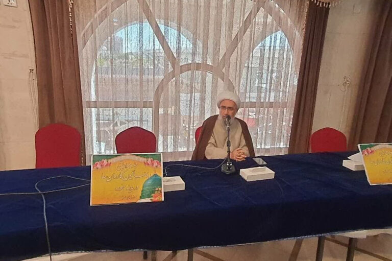 آیت الله جواد مروی در جلسه با روحانیون کاروان ها در مدینه منوره