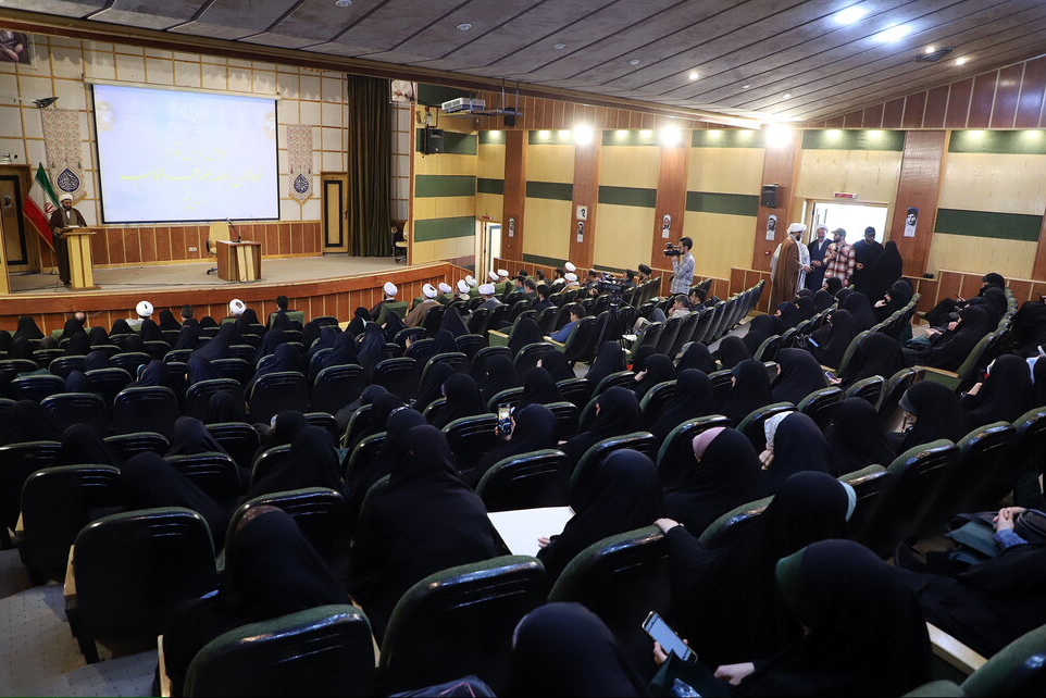 اولین همایش تقدیر از فعالان عرصه عفاف و حجاب استان قم