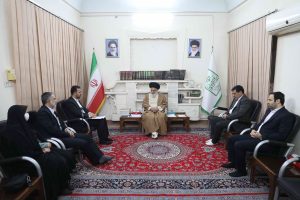 دیدار نوروزی تعدادی از اعضای شورای شهر قم با آیت الله حسینی بوشهری