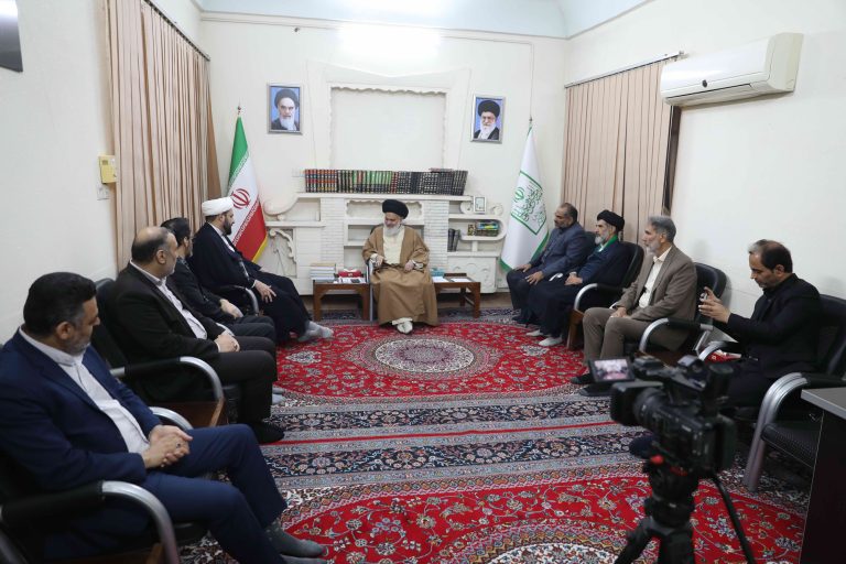 دیدار نوروزی مدیرکل و مدیران کمیته امداد امام خمینی استان قم با آیت الله حسینی بوشهری