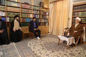 لزوم توجه به سفرههای مردم و تلاش برای کمتر شدن هزینههای زندگی