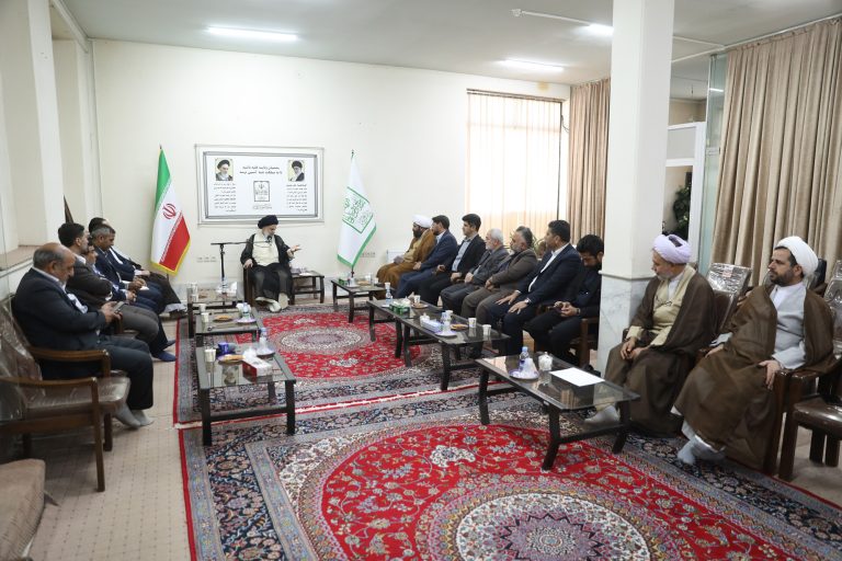 دیدار شورای اداری شهرستان کهک با آیت الله حسینی بوشهری