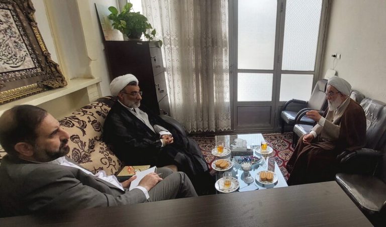 دیدار دبیر شورای عالی انقلاب فرهنگی با آیت الله شب زنده دار