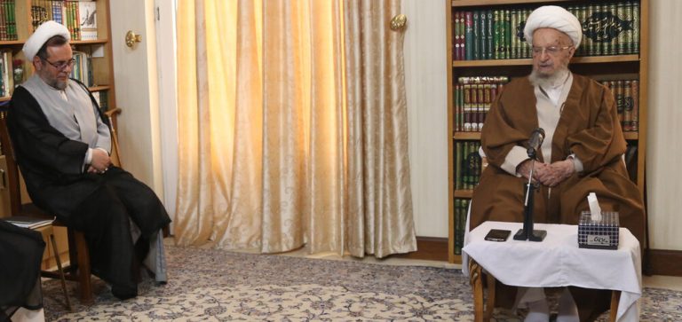 آیت الله العظمی مکارم شیرازی در دیدار با رئیس دادگاه ویژه روحانیت