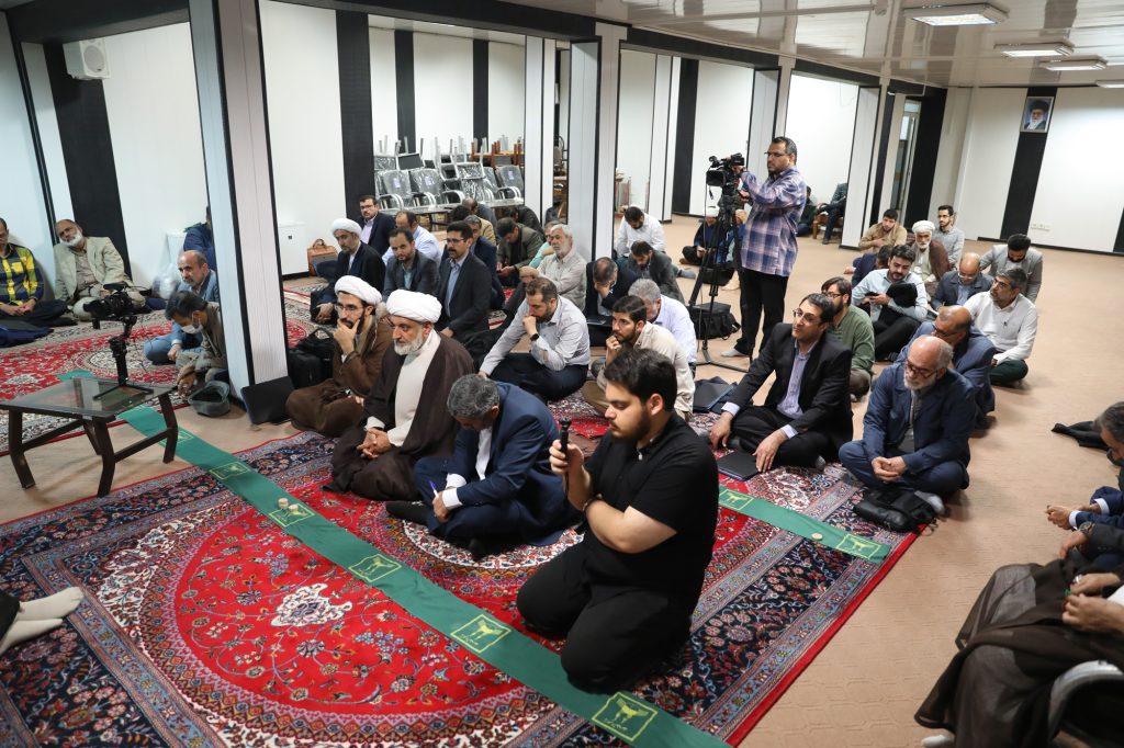 آیت الله حسینی بوشهری در جمع مسئولین پارکهای علم و فناوری کشور: