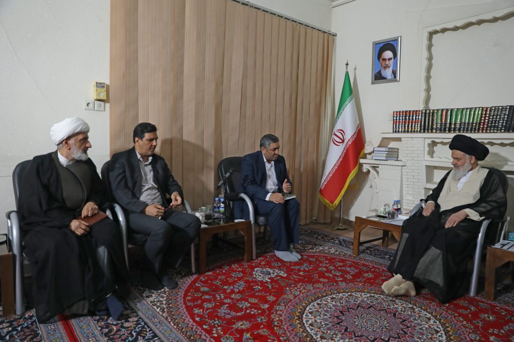 دیدار مدیران پارک علم و فناوری استان قم با آیت الله حسینی بوشهری
