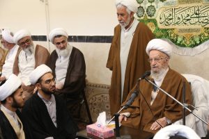 آیت الله العظمی مکارم شیرازی در مراسم عمامه گذاری طلاب: قم از زمان ائمهاطهار(ع) مرکز علم و دانش بوده است