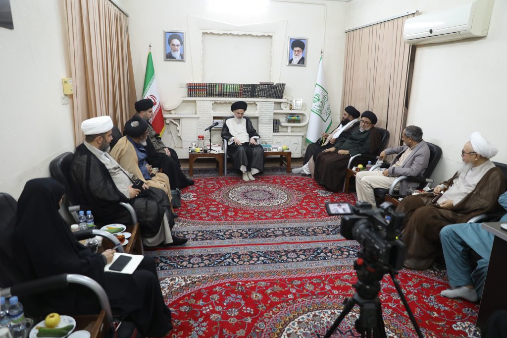 دیدار جمعی از علمای شیعه در آفریقای جنوبی، افغانستان، بنگلادش، پاکستان و سوریه با آیت الله حسینی بوشهری
