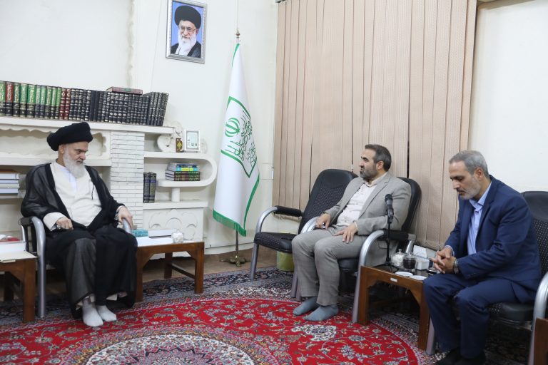 آیت الله حسینی بوشهری در دیدار مسئولین بسیج اساتید دانشگاه آزاد: مسئله جمعیت یکی از مسائل اصلی کشور است