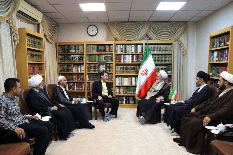 آیت الله علیرضا اعرافی در دیدار جمعی از اندیشمندان اندونزی