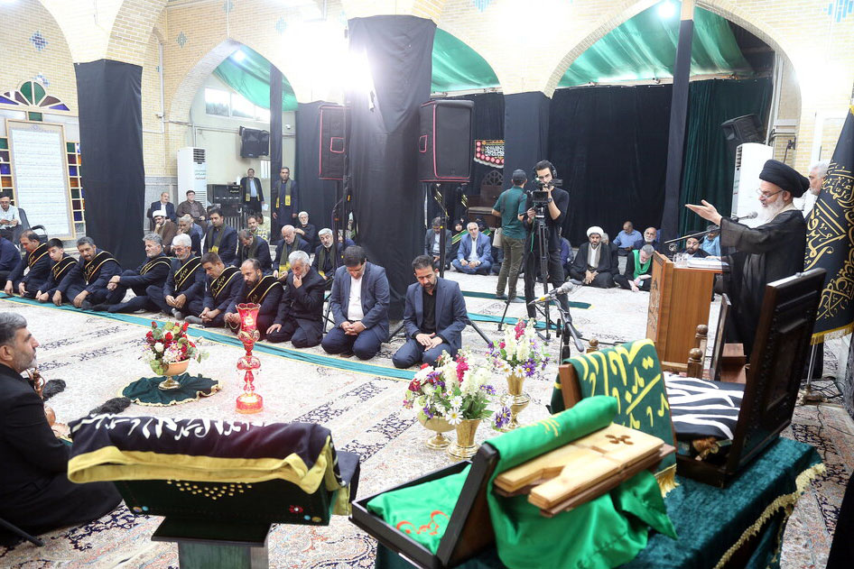 آیت الله حسینی بوشهری در مراسم غبارروبی حرم موسی مبرقع(ع) قم