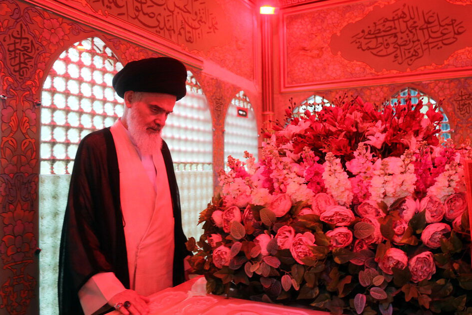 آیت الله حسینی بوشهری در مراسم غبارروبی حرم موسی مبرقع(ع)