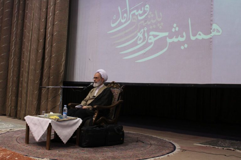 آیتالله اعرافی در همایش «حوزه پیشرو و سرآمد» استان کرمان: حوزههای علمیه باید با الهام از رهنمودهای رهبر انقلاب، نقش تاریخی خود را ایفا کنند