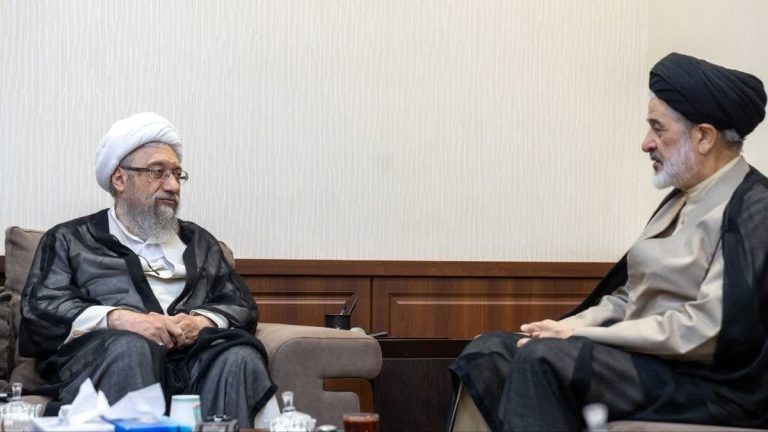 آیتالله آملیلاریجانی در دیدار مشاور رئیس جمهور در امور روحانیت: روحانیت باید محدودیتهای اجرایی دولت را درک کند