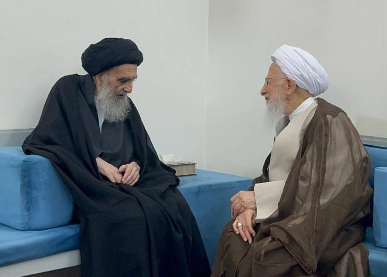 آیت الله سیستانی در دیدار با آیت الله جوادی آملی