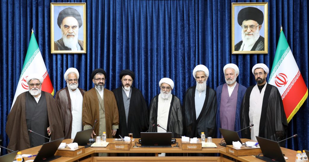 دیدار جمعی از روحانیون جانباز و ایثارگر با آیت الله شب زنده دار