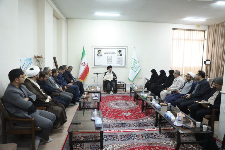 آیت الله حسینی بوشهری در دیدار رئیس سازمان ملی پرورش استعدادهای درخشان: زمینه برای مهاجرت استعدادهای برتر فراهم است / ما باید این استعدادها را جذب کنیم