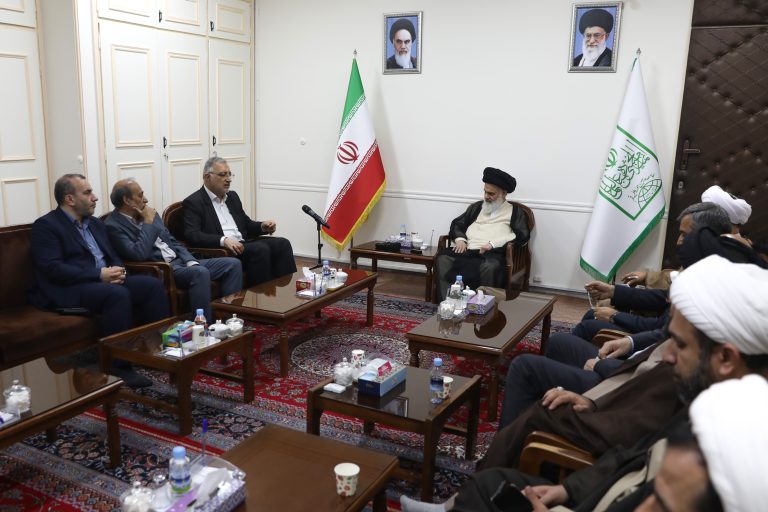 دیدار دکتر زاکانی شهردار تهران با آیت الله حسینی بوشهری