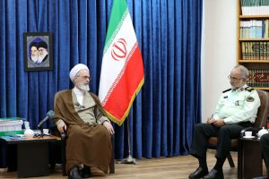 آیتالله اعرافی در دیدار فرمانده انتظامی استان قم تأکید کرد: لزوم مشارکت مردمی در تأمین امنیت
