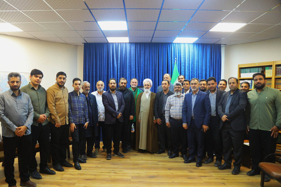 آیتالله اعرافی در جمع مسئولان هیئت خادمالرضا(ع) قم