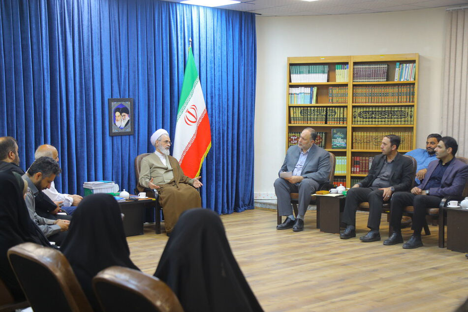 آیت الله اعرافی در دیدار مسئولان هیئت خادم الرضا قم