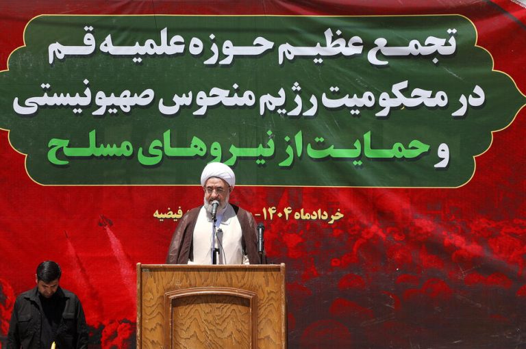 آیتالله اراکی در اجتماع عظیم حوزویان در محکومیت جنایات رژیم صهیونیستی: نمیگذاریم خون فرماندهان عزیز و شهدای بزرگ ما پایمال شود