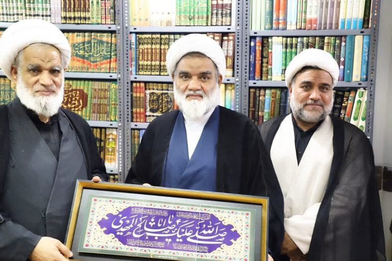 دیدار حجتالاسلام منتظرزاده فرمانده تیپ مستقل ۸۳ امام جعفر صادق(ع) به همراه جمعی از معاونان این تیپ با آیت الله کعبی