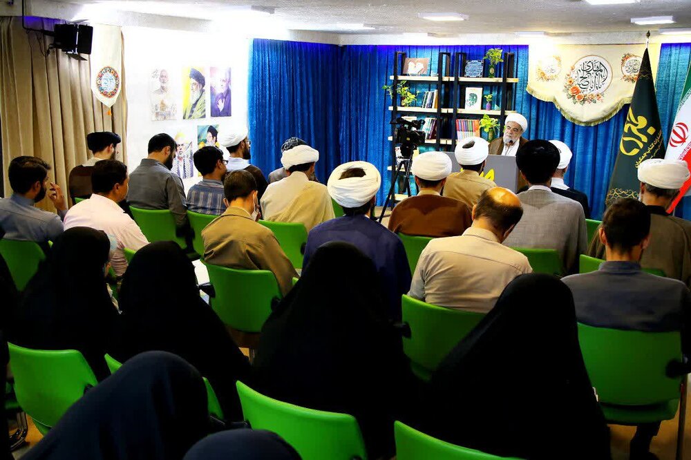 سیاست نظامی و اجتماعی امام زمان(عج) با دوران پیامبر(ص) تفاوت اساسی خواهد داشت