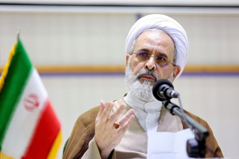 آیت الله اعرافی: آینده به فناوریهایی مانند هوش مصنوعی گره خورده است