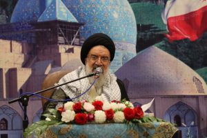 آیت الله خاتمی: دشمن با فشار اقتصادی و روانی در صدد شکستن مقاومت ملت ایران است