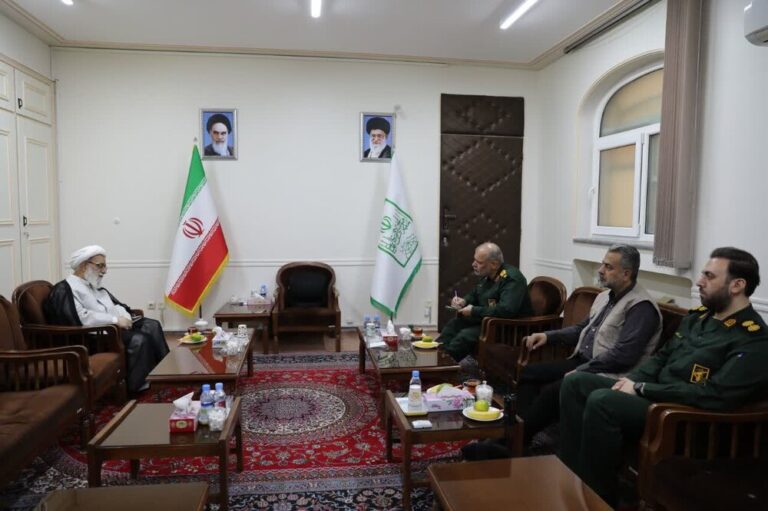 آیت الله شب‌زنده‌دار در دیدار فرمانده سپاه قم: ائمه جماعات و بسیج با ناهنجاری‌های اجتماعی مقابله کنند