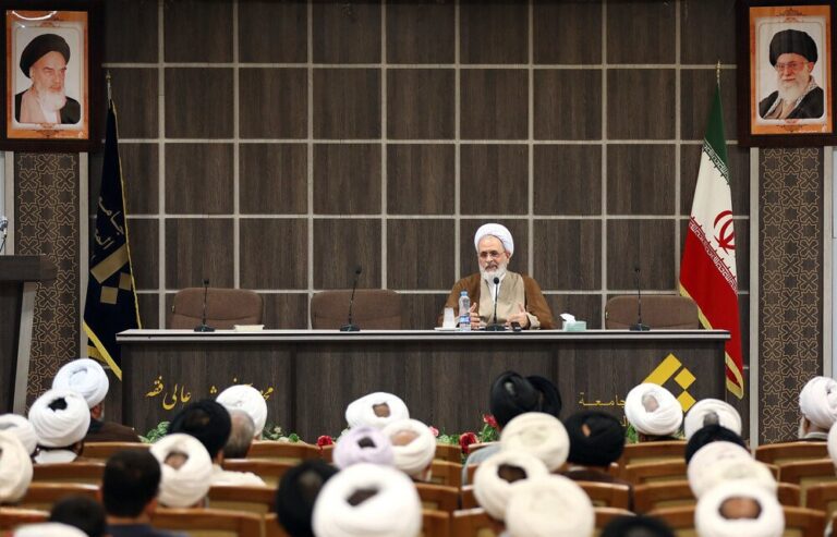 آیت الله اعرافی در اجلاسیه اساتید مجتمع آموزش عالی فقه: اولین مخاطبین بیانیه «حوزه پیشرو و سرآمد» مدیران و اساتید حوزه هستند