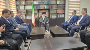 دیدار استاندار بوشهر با آیت الله حسینی بوشهری