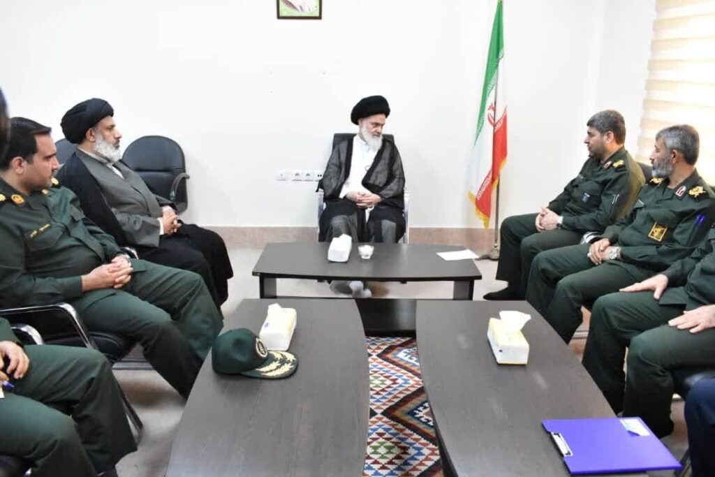 دیدار فرمانده سپاه امام صادق (ع) با آیت الله بوشهری