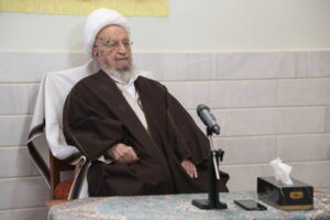 آیت الله العظمی مکارم شیرازی تأکید کرد: لزوم تشکیل کمیته بررسی کارکردهای هوش مصنوعی در حوزه علمیه
