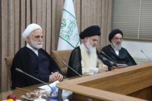 حضور رئیس قوه قضاییه در جلسه جامعه مدرسین / تأکید بر ضرورت حجاب و مقابله با هنجار شکنان