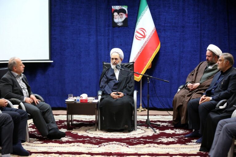 آیت الله اعرافی در دیدار معاون عمران و توسعه شهری وزارت کشور عنوان کرد: ضرورت عدالت محوری در مدیریت و توسعه شهرها