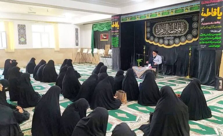 آیت الله مدرسیطباطبایی در نشست اخلاقی در مدرسه علمیه تخصصی جامعة النور شیراز: تبلیغ دین توسط طلاب خواهر اثر مضاعف دارد