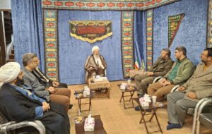 آیت الله فقیهی در دیدار اعضای شورای راهبردی مجمع هماهنگی نیروهای انقلابی استان قم: فضای مجازی را باید تسخیر کرد، نه محدود