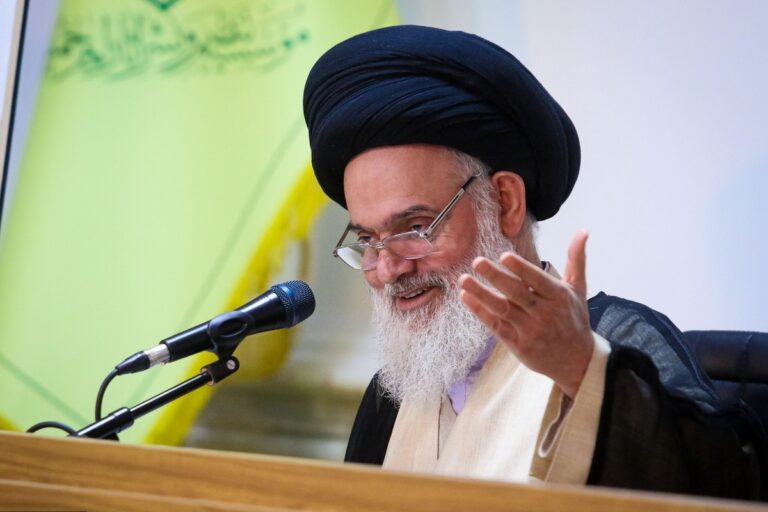 آیین رونمایی از مجموعه هفتجلدی «مفتاحالهدایه فی شرح تحریر الوسیله» اثر آیتالله مرتضی مقتدایی1