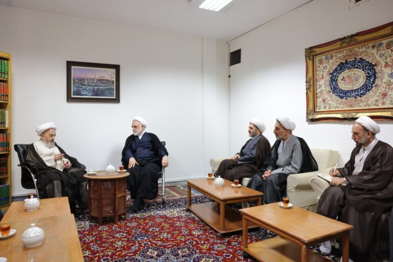 آیت الله العظمی سبحانی در دیدار رئیس قوه قضائیه: مادامی‌ که معیشت مردم درست نشود، بقیه جهات درست نخواهد شد