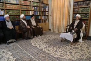 آیت الله العظمی مکارم شیرازی در دیدار رئیس شورای سیاستگذاری ائمه جمعه: خطبههای نماز جمعه باید بستری برای طرح مسائل اجتماعی و مشکلات مردم باشد