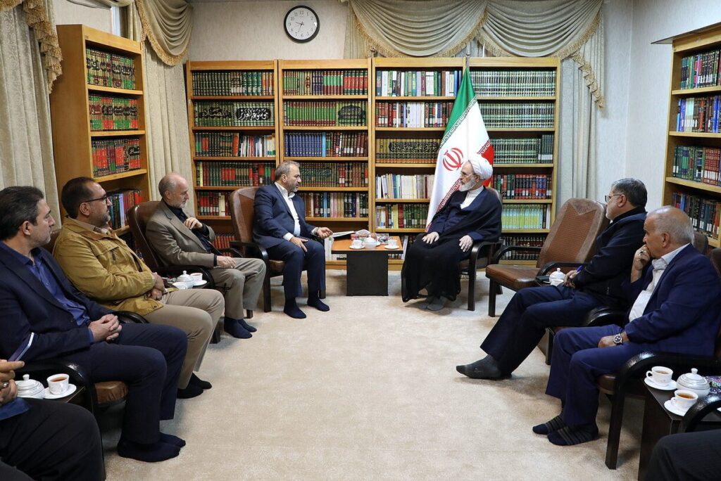 دیدار رئیس مرکز امور اتباع و مهاجرین خارجی وزارت کشور با آیت الله علیرضا اعرافی2