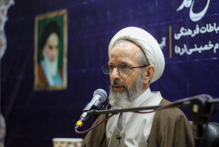 آیت الله رجبی در همایش مقاومت، پیوند ایمان، بصیرت و کنش تمدنی: دشمن بیشترین تمرکز خود را بر نسل جوان و نوجوان گذاشته است