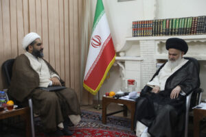 آیت الله حسینی بوشهری در دیدار مدیرکل تبلیغات اسلامی استان بوشهر: در جنگ شناختی، دشمن انگیزه و اراده را از نسل جوان می‌گیرد