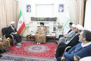 آیت الله حسینی بوشهری در دیدار معاون پژوهش حوزههای علمیه: خروجی فعالیتهای علمی باید روی میز مسئولین باشد