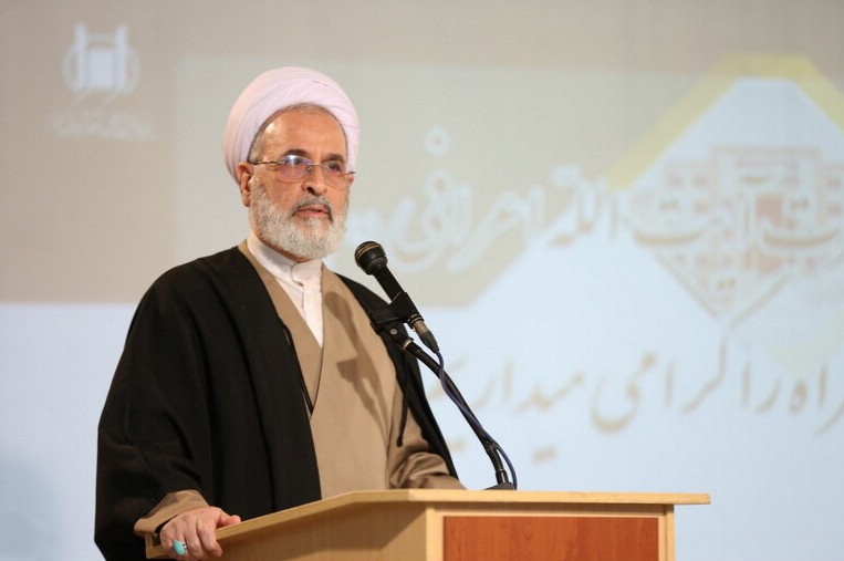 آیت الله اعرافی: آیت الله العظمی جوادی آملی الگوی تمام‌عیار پژوهش و تولید علم اسلامی