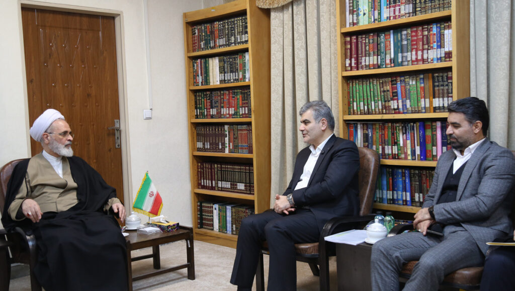 دیدار غلامرضا فتحعلی مدیرعامل بانک قرضالحسنه مهر ایران با مدیر حوزه های علمیه