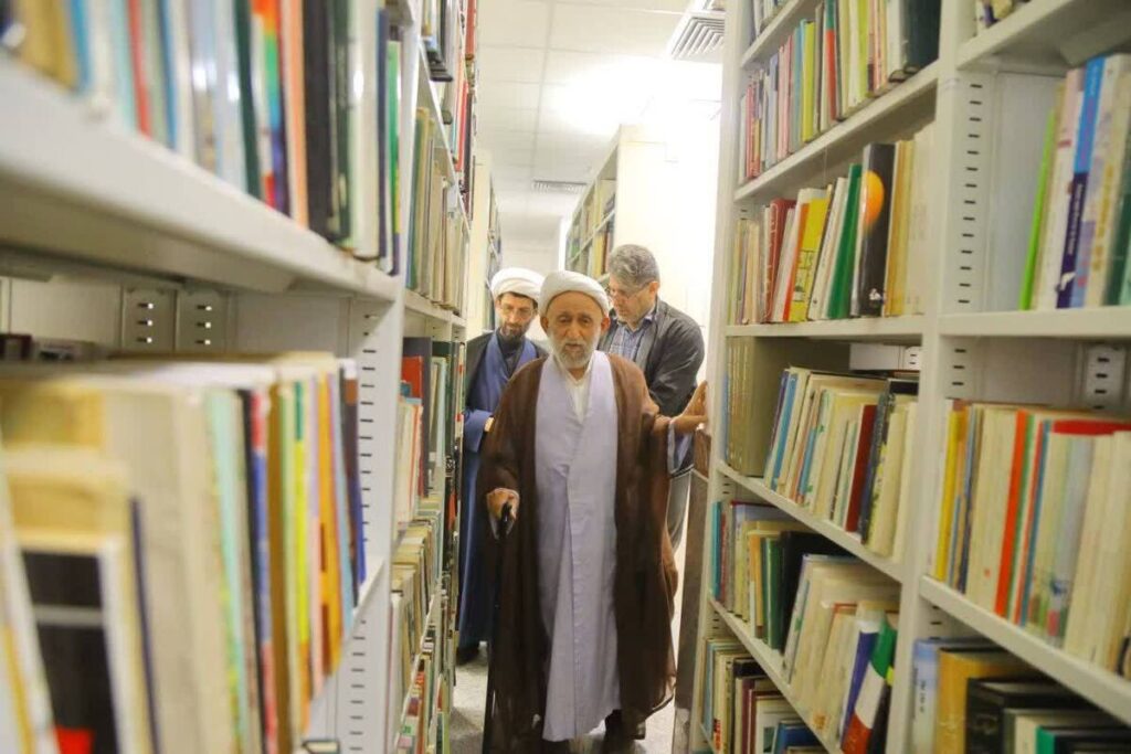 بازدید آیت‌الله استادی از مرکز فرهنگی آیت‌الله خسروشاهی