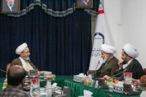 ديدار اعضاي پنجمين اجلاس سالانه انقلاب اسلامي و مهدويت با آیت الله رجبی1